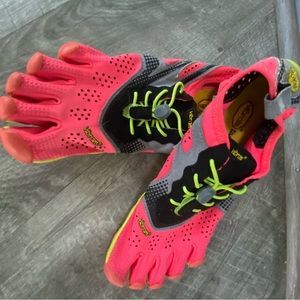 Vibram five fingers athletic shoes